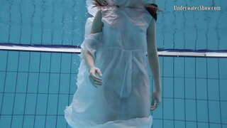 Donya ing jero banyu saka wuda babes