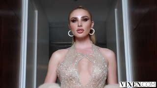 VIXEN Magnifique babe baise chaude lesbienne trio