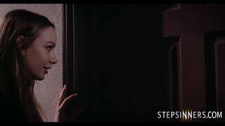 ���ீன் கயிறுகள் மகள் தான் விரும்பிய ஒரு பெரிய காயி Or மாங்கா