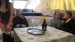 Criada Para Hacer De Todo....