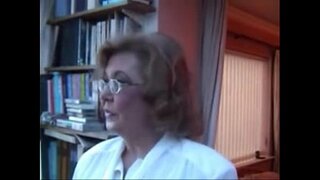 Xhamster.com 2662724奶奶w刺猫条和玩具