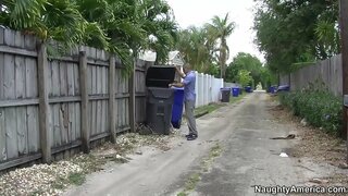 Алисса Линн трахается менен башка, өзүнүн тубаса ачык абада